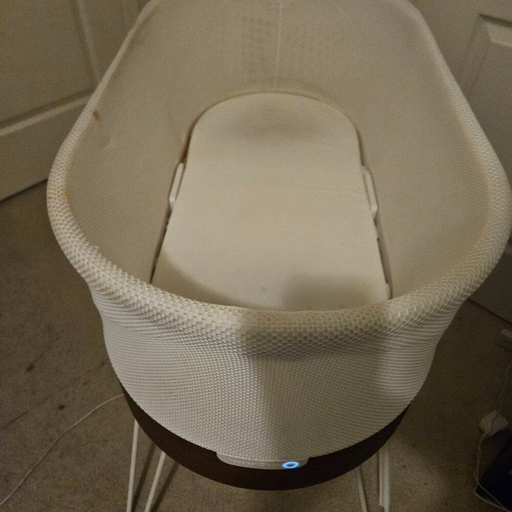 Used Snoo - Picture 2 of 2